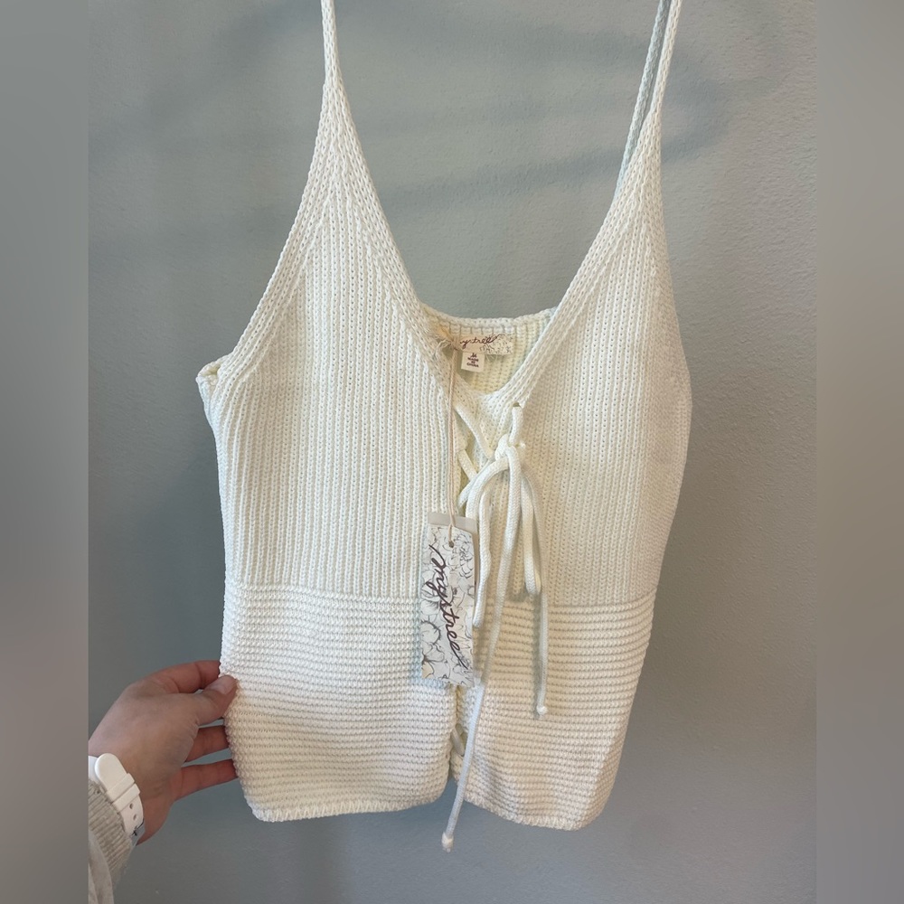 Mystree crochet tank NWOT